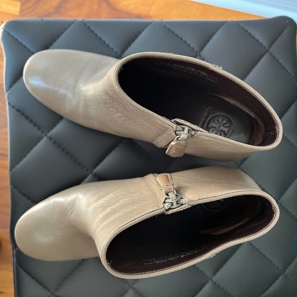 Tory Burch Bowie Leather Ankle Boots - Picture 9 of 12